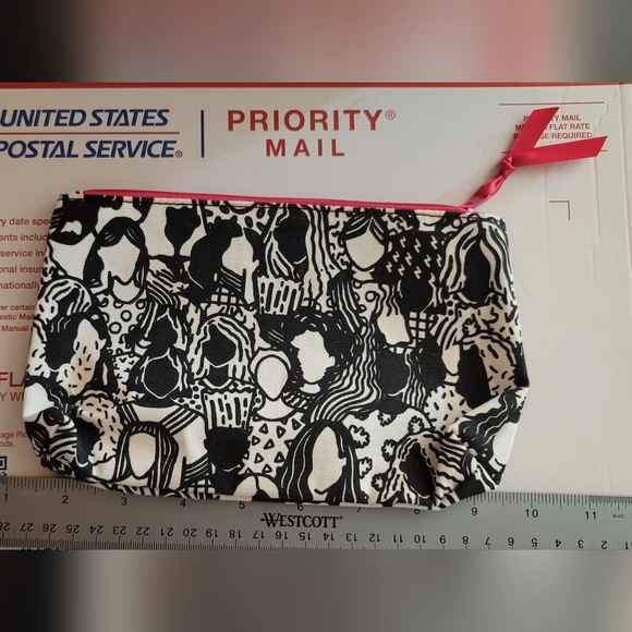 ipsy Handbags - Ipsy makeup bag case clutch black white pink zipper faceless women to color